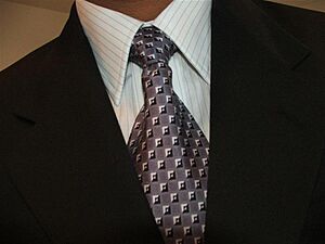 Archivo:Suit tie
