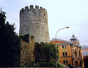 Archivo:Torre de Llanes