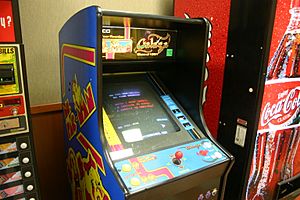 Archivo:Video game - Ms Pacman and Galaga