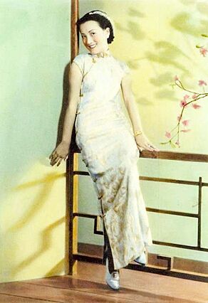 Archivo:Zhou Xuan by C.H.Wong Photo Studio
