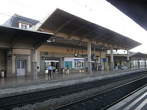 Archivo:Ávila Railway Station, July 2009