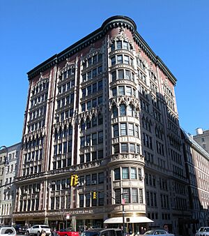 Archivo:45 East 66th Street