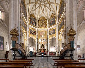 Archivo:Almeria Cathedral 2023 - altar 2