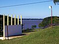 Anfiteatro de Yapeyú, frente al río Uruguay. En la orilla de enfrente se encuentra la ciudad de João Arregui (Brasil)