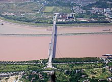 Archivo:Bird’s Eye View of Xiling Yangtze Bridge