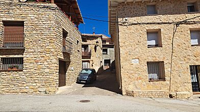 Archivo:Casas típicas de Iruecha.