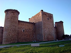 Archivo:Castillo de Valdecorneja, Barco de Ávila
