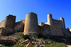 Castillo de Xivert Muralla Albacar.JPG