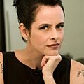 Fernanda-young-escritora-e-apresentadora-1264703717443 300x300