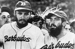 Archivo:Fidel Castro and Camilo Cienfuegos