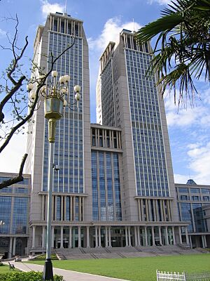 Archivo:Fudan-guanghualou