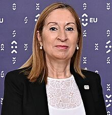 HANDSHAKE - BRATISLAVA INFORMAL PARLIAMENTARY SUMMIT 2016-10-07 (30166706905) (cropped).jpg