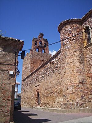 Archivo:Iglesia Parroquial de San Juan Bautista y Santo Domingo de Silos. Torreones y Campanario