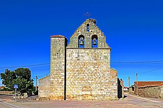 Iglesia de San Miguel Arcángel en Carbellino fachada principal.jpg