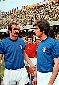 Archivo:Italy v Luxembourg (Genoa, 1973) - Mazzola and Rivera