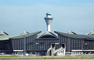 Archivo:KLIA MTB&Tower
