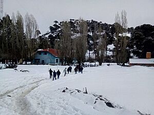 Archivo:Llegando a la escuela de Ruca
