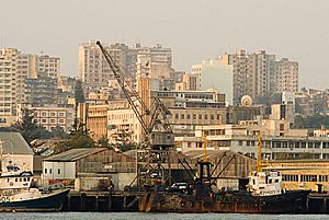 Archivo:Maputo harbour