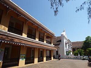 Archivo:Maquinez Palace, Campal, Panjim, Goa, India