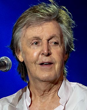 Archivo:Paul McCartney 2018 (cropped)