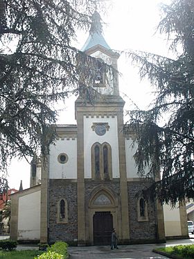 Pola de Laviana - Iglesia de Nuestra Señora de la Asuncion 1.jpg