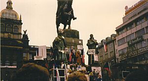 Archivo:Prague November89 - Wenceslas Monument
