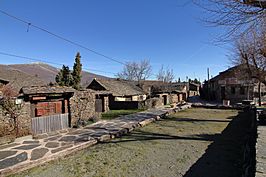 Robleluengo, calle principal.jpg