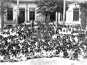 Archivo:Tarbiyat School, Tehran, ca 1911