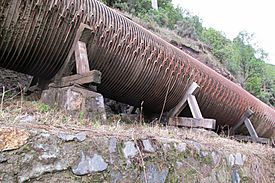 Tubería de madera de Pangal.jpg