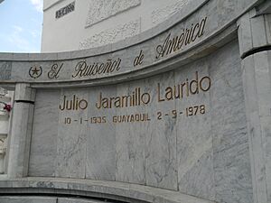 Archivo:Tumba de Julio Jaramillo (22880248873)