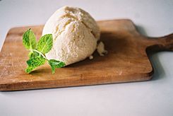 Vanilla bean ice cream (3086700978).jpg