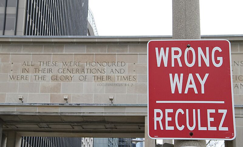 Wrong Way Reculez