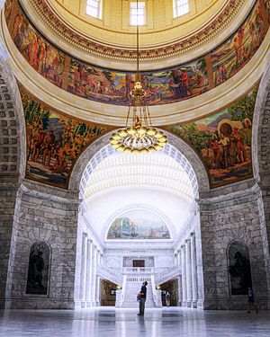 Archivo:ユタ州会議事堂大広間 The Rotunda of Utah State Capitol (8255638033)