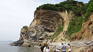 Archivo:大连国家地质公园9-海蚀崖