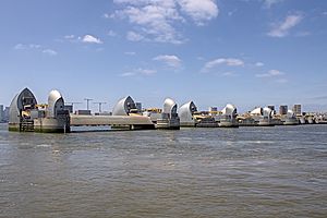 Archivo:06 2023 Thames Barrier IMG 7506