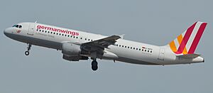 Archivo:320 GERMANWINGS D-AIPX 147 10 05 14 BCN RIP (16730197959)