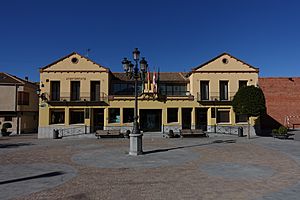 Archivo:Ayuntamiento de Valverde del Majano