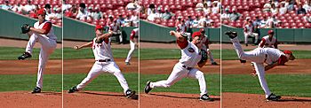 Archivo:Baseball pitching motion 2004