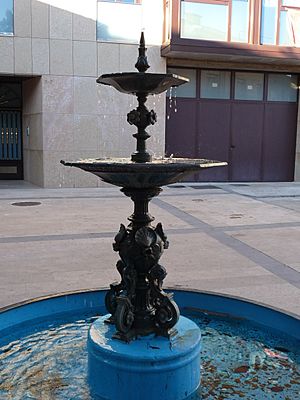 Archivo:Brea de Aragón - Plaza de España - Fuente