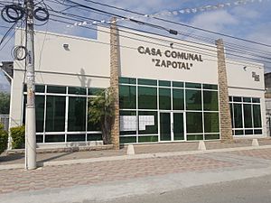 Archivo:Casa Comunal de Zapotal