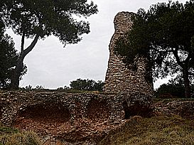 Castell de Banyeres (Banyeres del Penedès) - 1.jpg