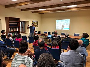 Archivo:Charla organizada por Cabrera Natural