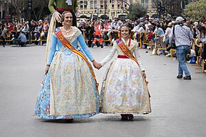 Archivo:Fallas 2023 - 2023-03-18 - Plaza Ayuntamiento - Mascletà 27