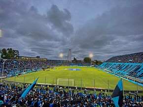 Archivo:Gigante de alberdi