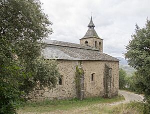 Archivo:Iglesia de San Martin (Salas de los Barrios) 2