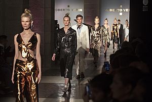 Archivo:La Real Casa de Correos, escenario de la Mercedes Benz-Fashion Week Madrid 2017 - 32106553604