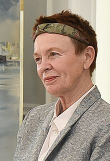 Laurie Anderson at the New Zealand Festival of the Arts lunch 2020 (cropped).jpg