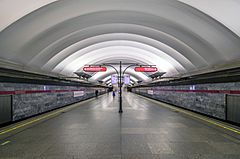 Archivo:Metro SPB Line1 Ploschad Muzhestva