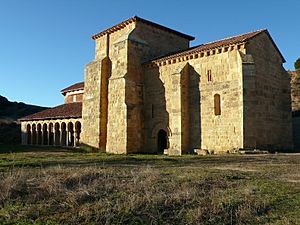 Archivo:Monasterio de San Miguel de Escalada