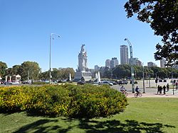 Archivo:Monumento a La Carta Magna y las Cuatro Regiones Argentinas - de los españoles 2